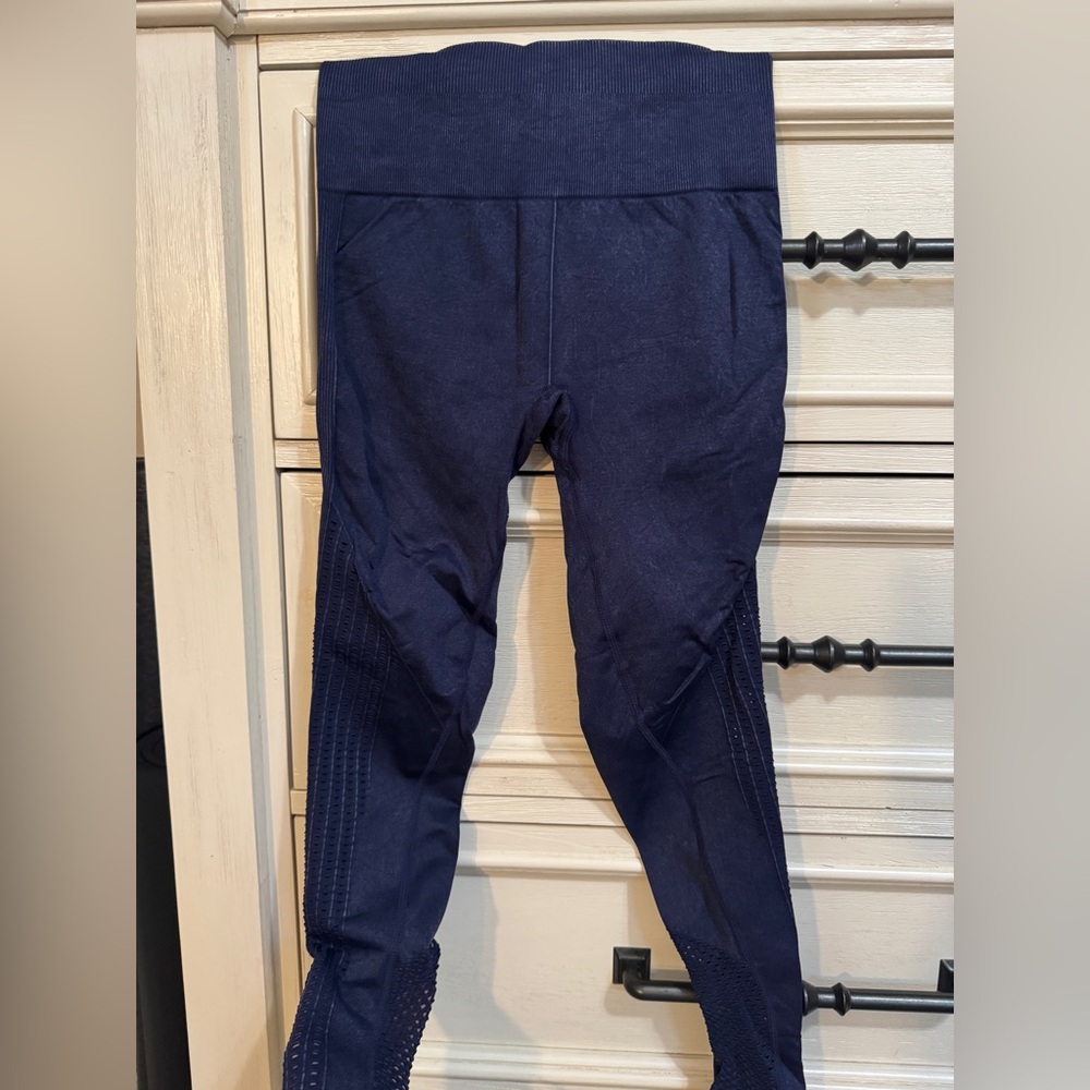 Fabletics Seamless Compression Leggings - Picture 2 of 3